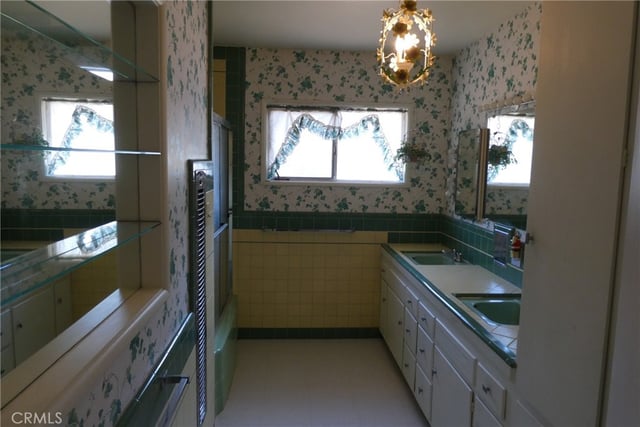 7927 Kentwood Avenue, Los Angeles, CA 90045 — photo 19 of 54