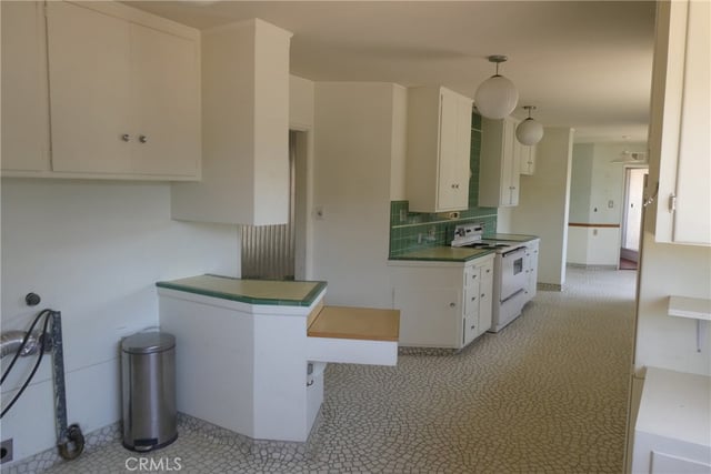 7927 Kentwood Avenue, Los Angeles, CA 90045 — photo 32 of 54