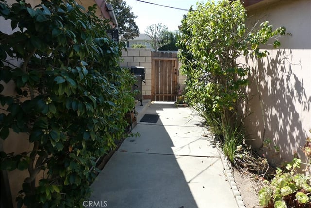 7927 Kentwood Avenue, Los Angeles, CA 90045 — photo 40 of 54