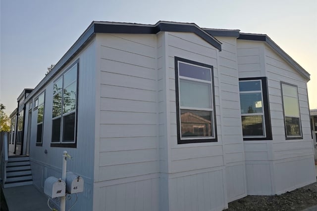 21500 Lassen 450, Chatsworth, CA 91311 — photo 21 of 24