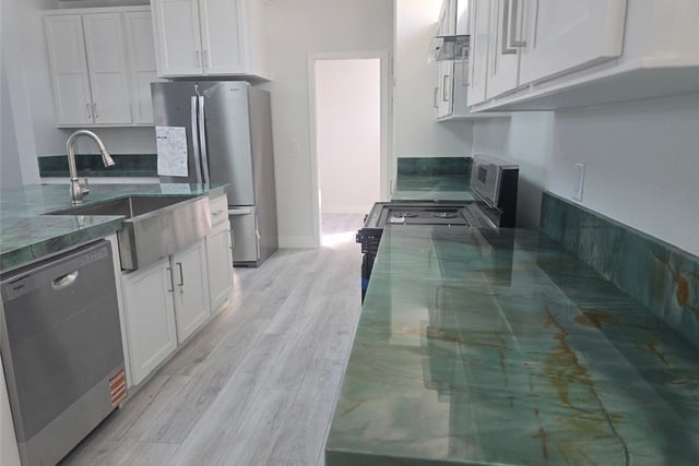 21500 Lassen 450, Chatsworth, CA 91311 — photo 3 of 24