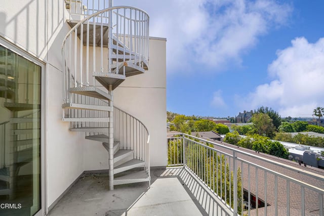 1345 Havenhurst Drive 16, Los Angeles, CA 90046 — photo 30 of 40