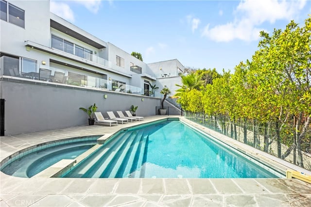 12148 Travis, Los Angeles, CA 90049 — photo 10 of 70