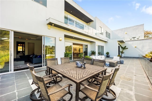 12148 Travis, Los Angeles, CA 90049 — photo 14 of 70
