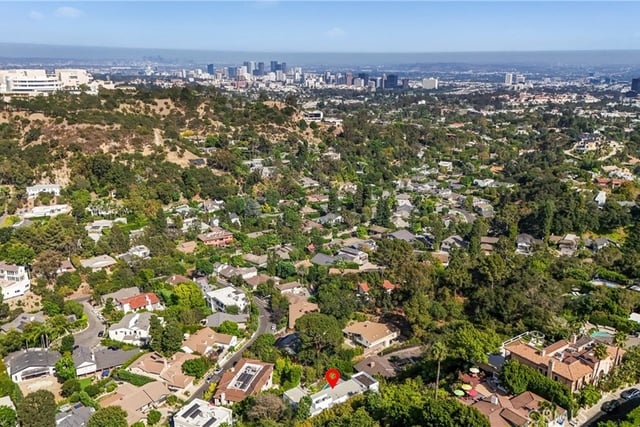 12148 Travis, Los Angeles, CA 90049 — photo 21 of 70