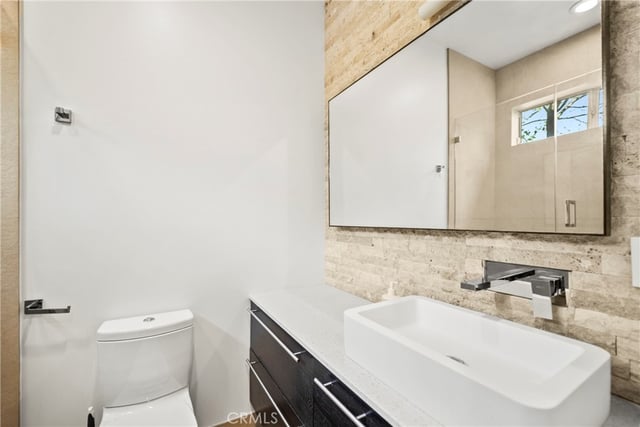 12148 Travis, Los Angeles, CA 90049 — photo 26 of 70