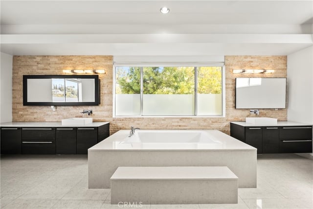 12148 Travis, Los Angeles, CA 90049 — photo 35 of 70
