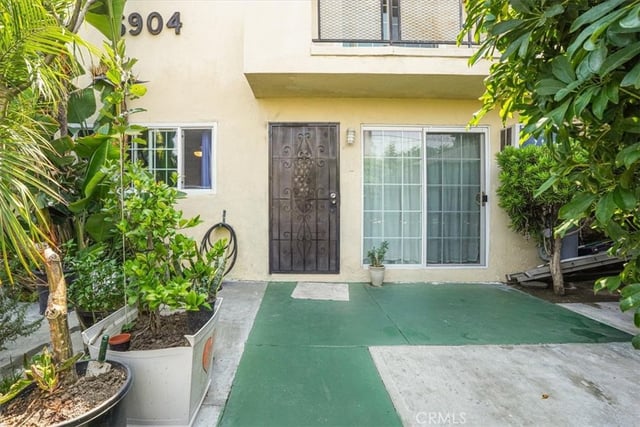 6904 Radford Avenue 1, North Hollywood, CA 91605 — photo 4 of 9