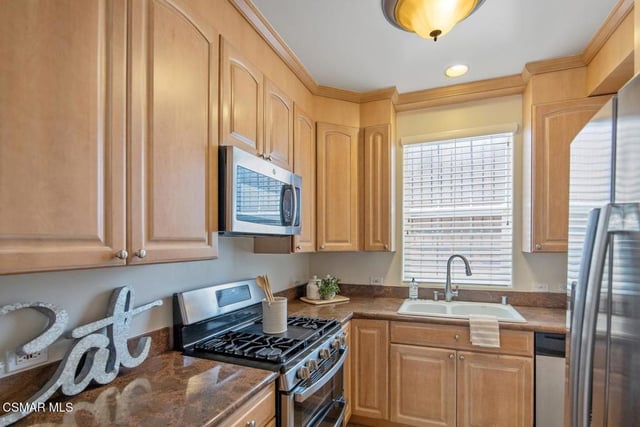 4442 Vista Del Monte Avenue 2, Sherman Oaks, CA 91403 — photo 11 of 36