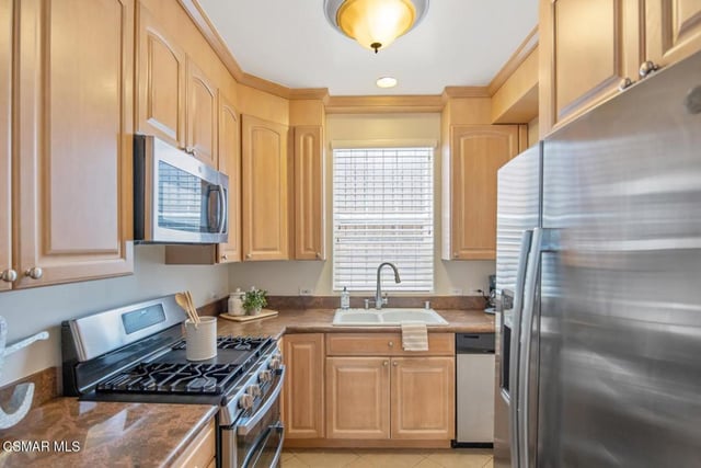 4442 Vista Del Monte Avenue 2, Sherman Oaks, CA 91403 — photo 13 of 36