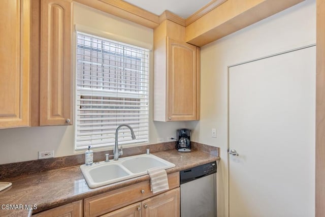 4442 Vista Del Monte Avenue 2, Sherman Oaks, CA 91403 — photo 14 of 36