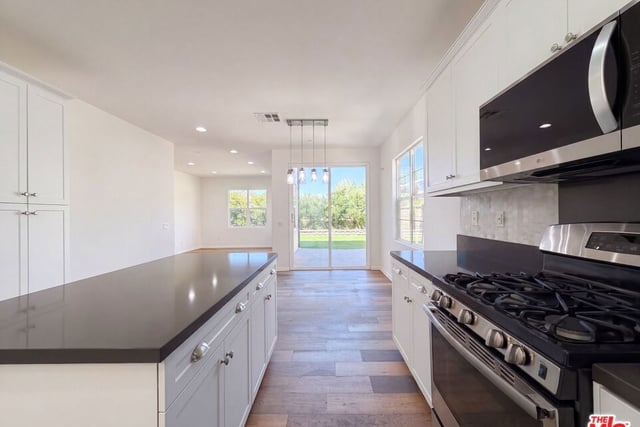 21981 Propello Drive, Santa Clarita, CA 91350 — photo 11 of 29