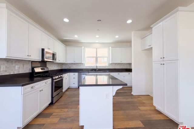 21981 Propello Drive, Santa Clarita, CA 91350 — photo 2 of 29