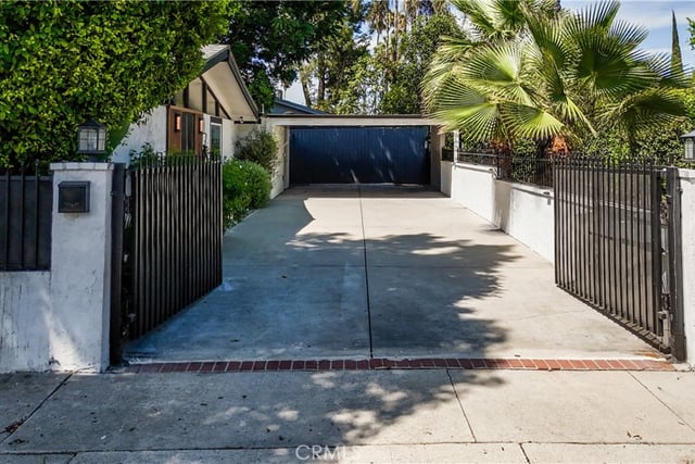 19705 Hamlin Street, Woodland Hills, CA 91367 — photo 24 of 29