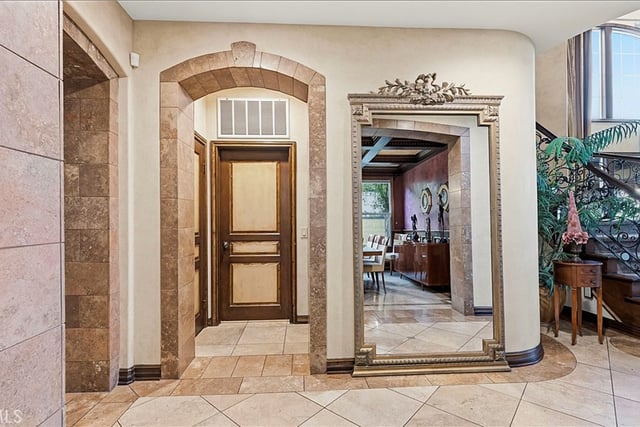 3426 Wedgewood Lane, Burbank, CA 91504 — photo 11 of 70