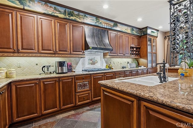 3426 Wedgewood Lane, Burbank, CA 91504 — photo 23 of 70