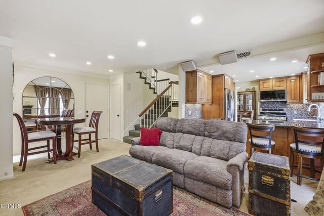 978 Jasper Avenue, Ventura, CA 93004 — photo 11 of 54