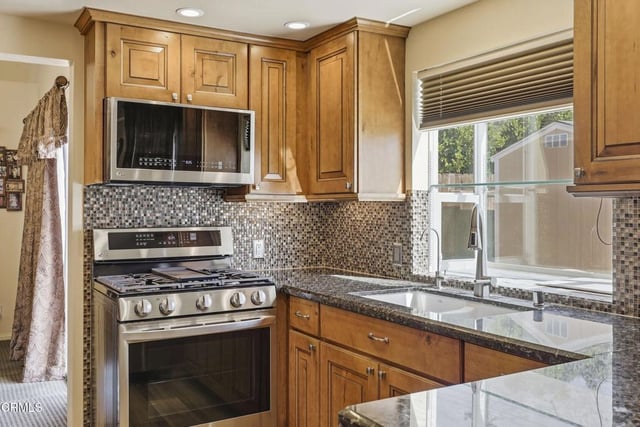 978 Jasper Avenue, Ventura, CA 93004 — photo 16 of 54