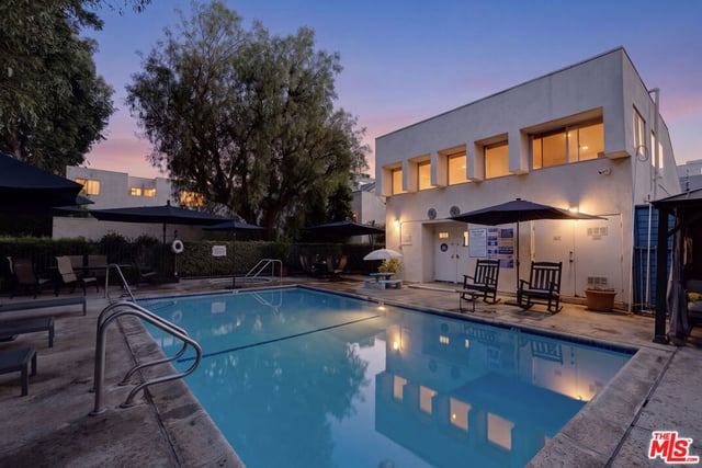18411 Hatteras Street 246, Tarzana, CA 91356 — photo 45 of 45