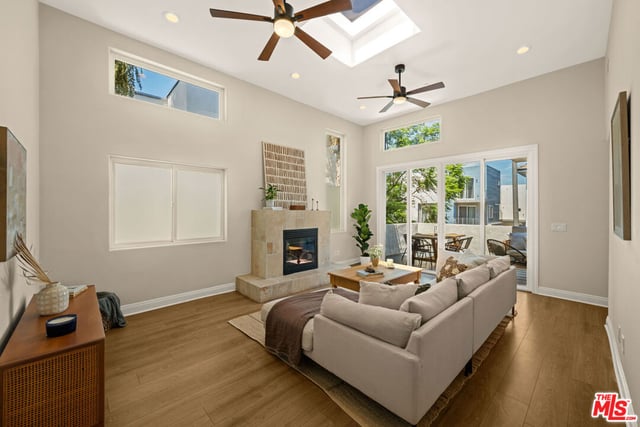 5922 Barton Avenue, Los Angeles, CA 90038 — photo 7 of 20