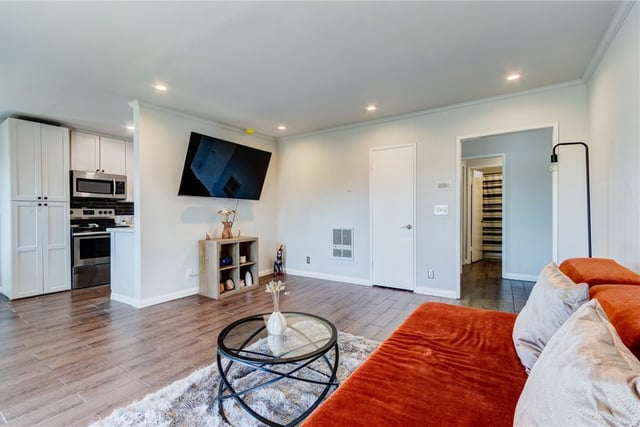 3734 S Canfield Ave 330, Los Angeles, CA 90034 — photo 2 of 47