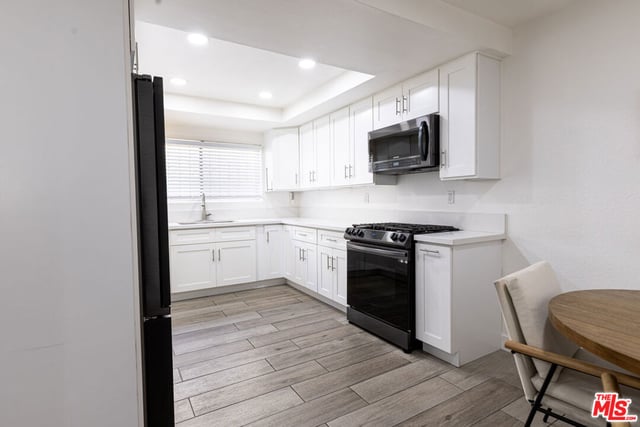 13400 Doty Avenue 1, Hawthorne, CA 90250 — photo 5 of 27
