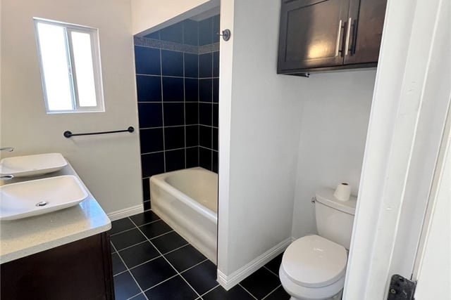 324 W Oliver, San Pedro, CA 90731 — photo 9 of 45
