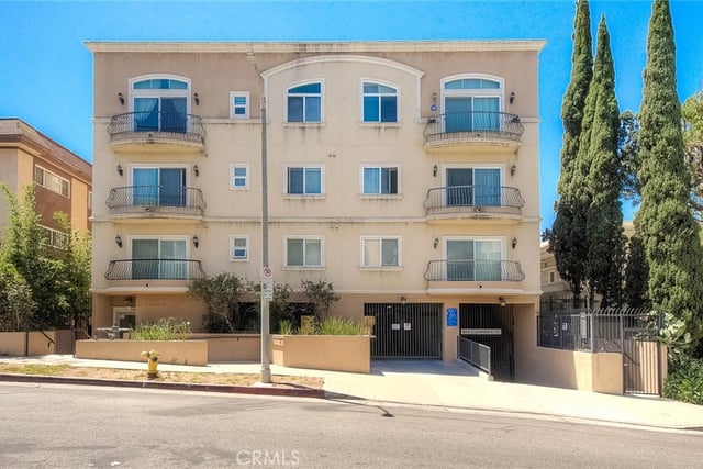 971 S St Andrews Place 101, Los Angeles, CA 90019 — photo 2 of 72