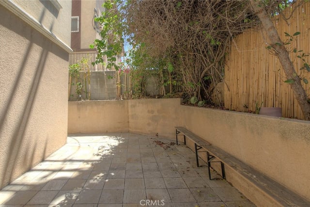 971 S St Andrews Place 101, Los Angeles, CA 90019 — photo 39 of 72