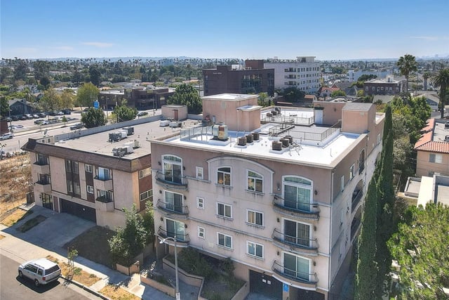 971 S St Andrews Place 101, Los Angeles, CA 90019 — photo 48 of 72