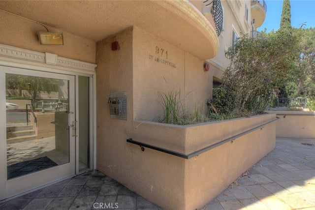 971 S St Andrews Place 101, Los Angeles, CA 90019 — photo 5 of 72