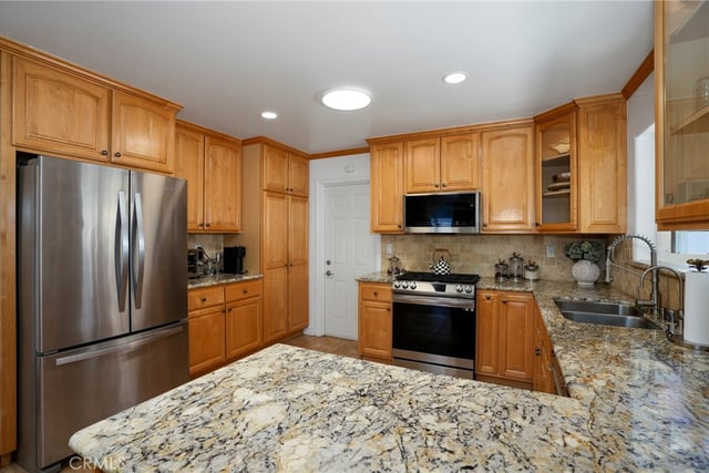 11852 Vanport Avenue, Sylmar, CA 91342 — photo 8 of 21