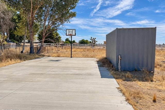 1902 W Avenue L, Lancaster, CA 93534 — photo 53 of 55