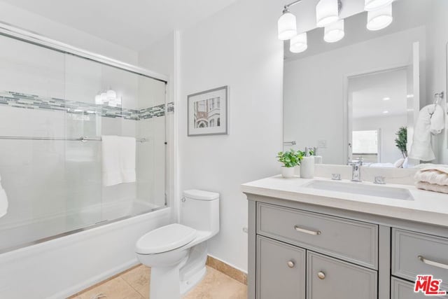 16 S Quarterdeck Street 201, Los Angeles, CA 90292 — photo 13 of 27