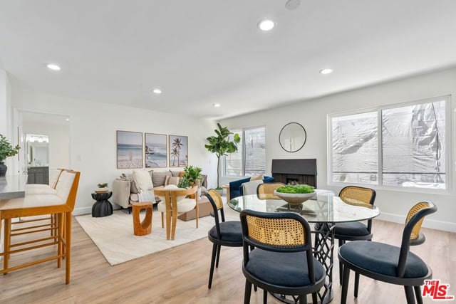 16 S Quarterdeck Street 201, Los Angeles, CA 90292 — photo 3 of 27