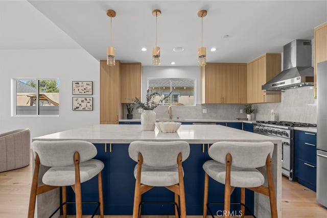 825 N Naomi, Burbank, CA 91505 — photo 4 of 46