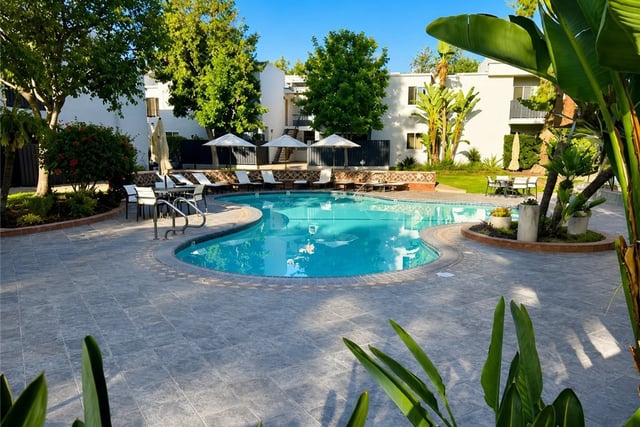18645 Hatteras Street 206, Tarzana, CA 91356 — photo 2 of 16