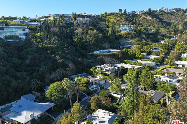 1455 Rising Glen Road, Los Angeles, CA 90069 — photo 17 of 18