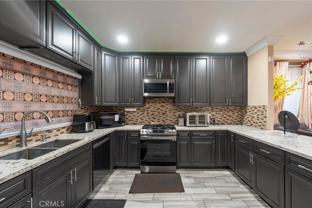 11137 S Freeman F, Inglewood, CA 90304 — photo 13 of 28