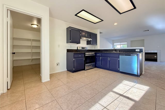 43257 Homestead, Lancaster, CA 93535 — photo 6 of 48
