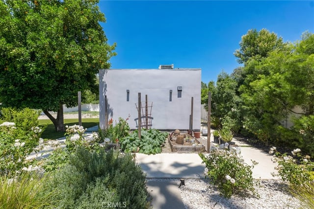23051 Burbank Boulevard, Woodland Hills, CA 91367 — photo 39 of 54