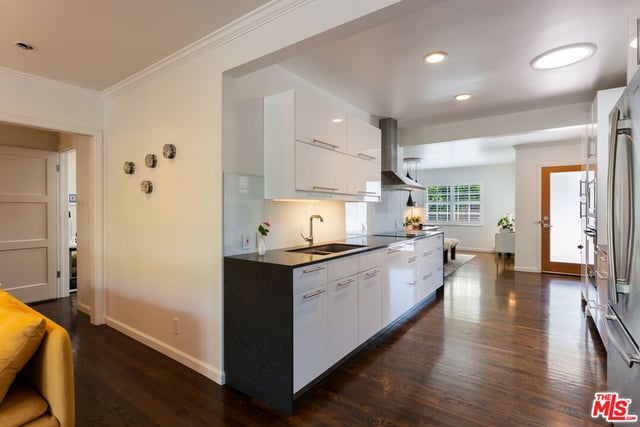 7807 Breen Avenue, Los Angeles, CA 90045 — photo 9 of 37