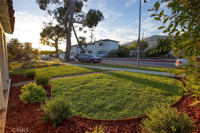 822 Monterey, Glendale, CA 91206 — photo 4 of 51