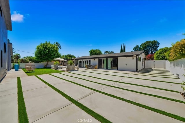 9400 Encino Avenue, Northridge, CA 91325 — photo 33 of 75