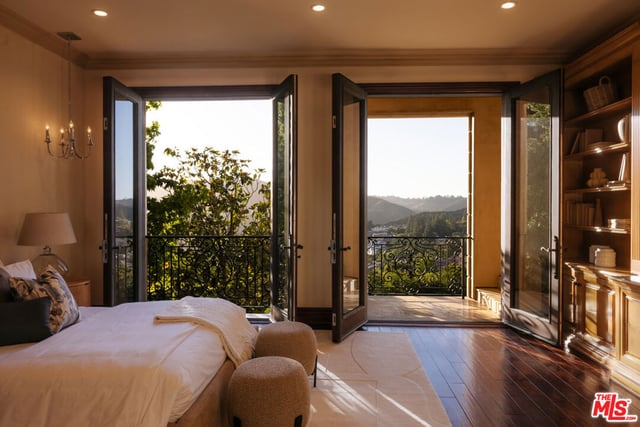 2108 Stratford Circle, Los Angeles, CA 90077 — photo 19 of 33