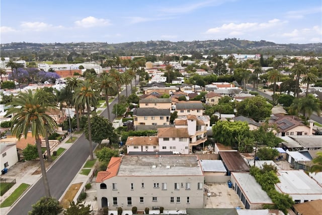 2911 S Palm Grove Avenue, Los Angeles, CA 90016 — photo 30 of 31