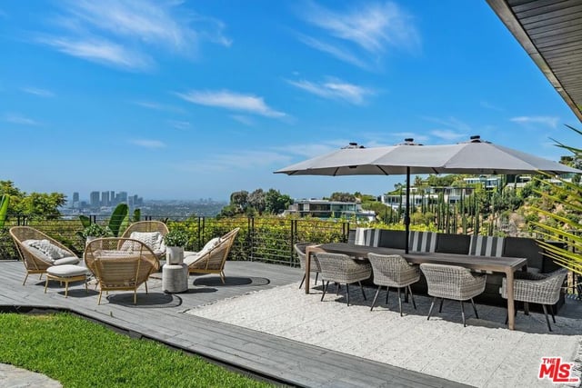 1501 Viewsite Terrace, Los Angeles, CA 90069 — photo 4 of 63