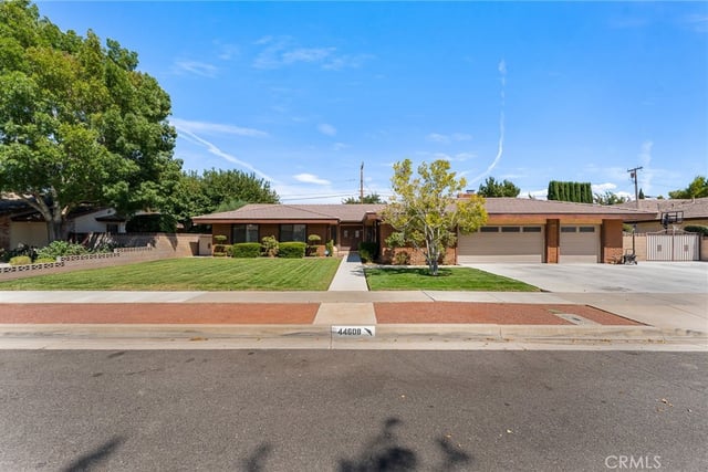 44608 Loneoak Avenue, Lancaster, CA 93534 — photo 3 of 65