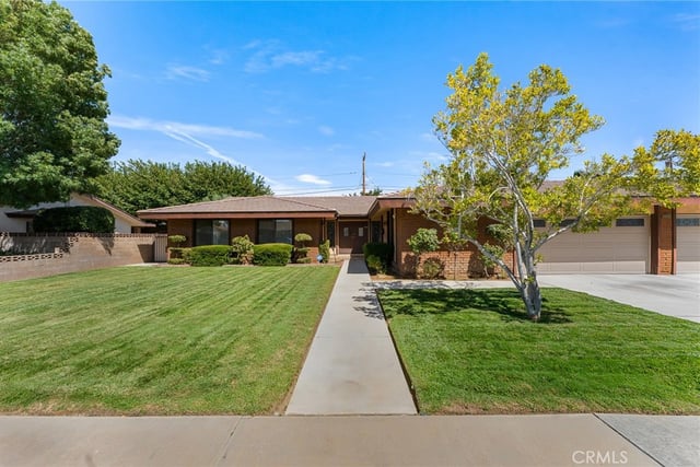 44608 Loneoak Avenue, Lancaster, CA 93534 — photo 6 of 65