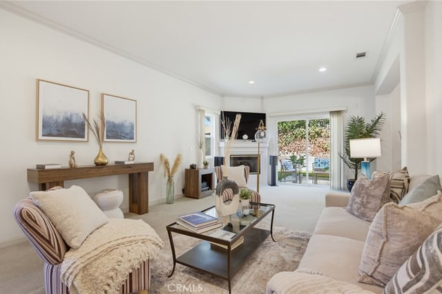 15735 Wyandotte, Lake Balboa, CA 91406 — photo 4 of 32